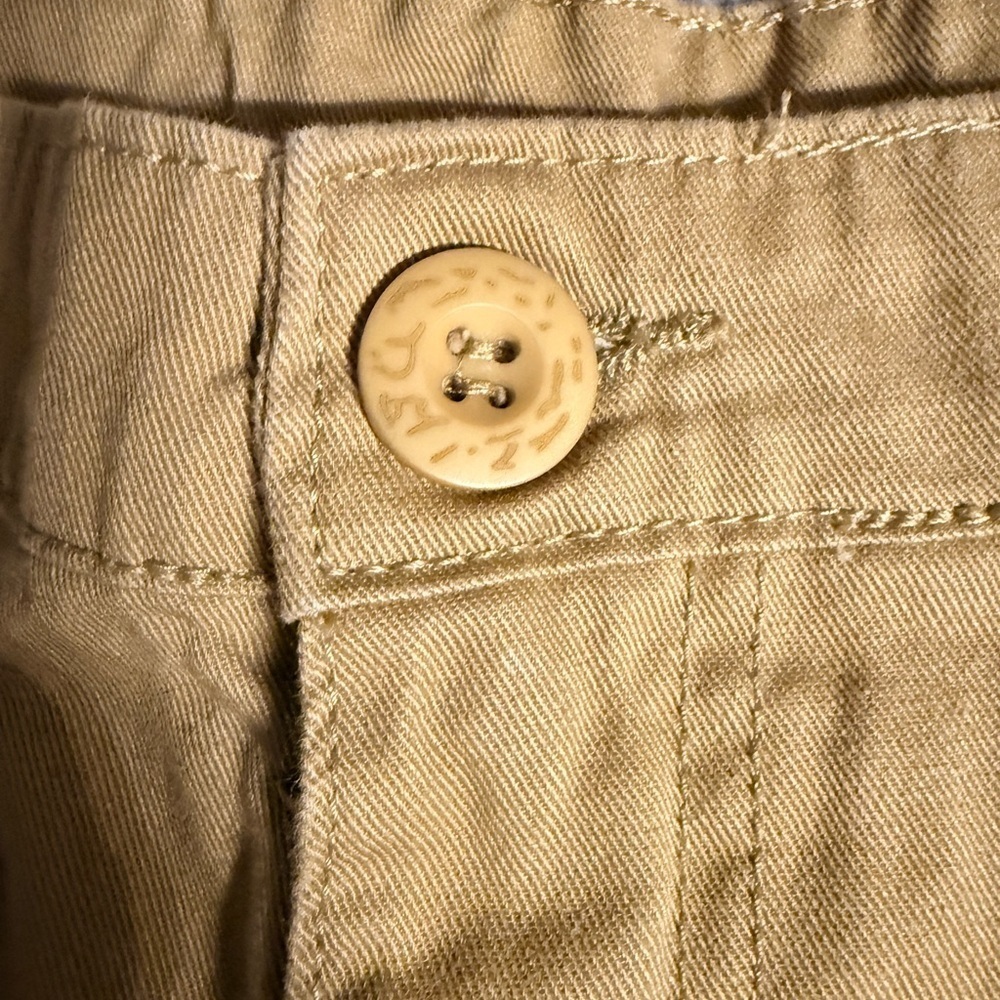 Amazon Men's Tan Cargo Shorts - Picture 3 of 7
